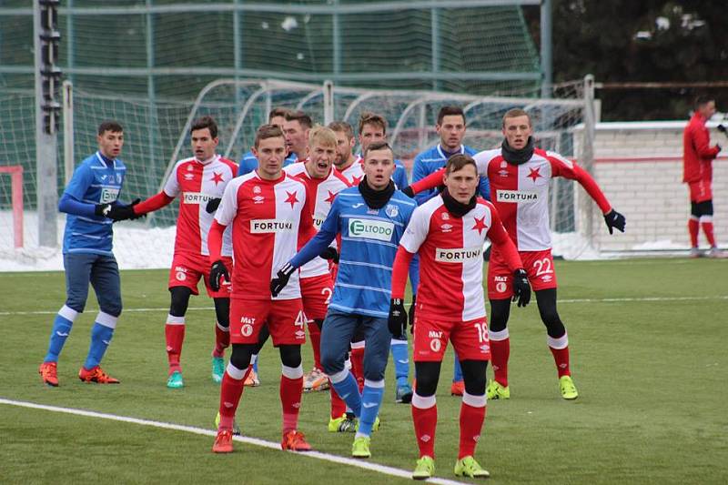 Ústečtí fotbalisté (modří) vyhráli v Praze nad Slavií 2:0. 