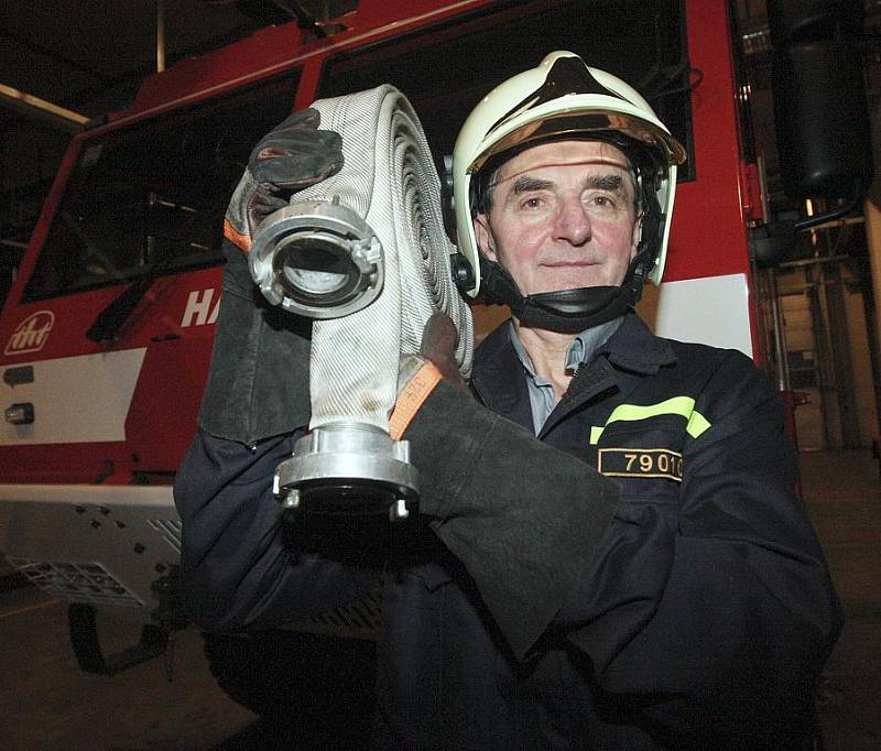 „Užil jsem si. Je čas v nejlepším přestat,“ říká Miloslav Tomaškovič, který sloužil u hasičů 42 let.