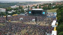 Kapela Kabát jezdí většinou na tour po sportovních halách nebo stadionech. Nyní v létě pojede turné s v cirkusovém šapitó pod názvem Cirkus Kabát.