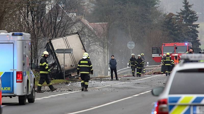 Tragická dopravní nehoda u obce Povrly mezi Ústím a Děčínem