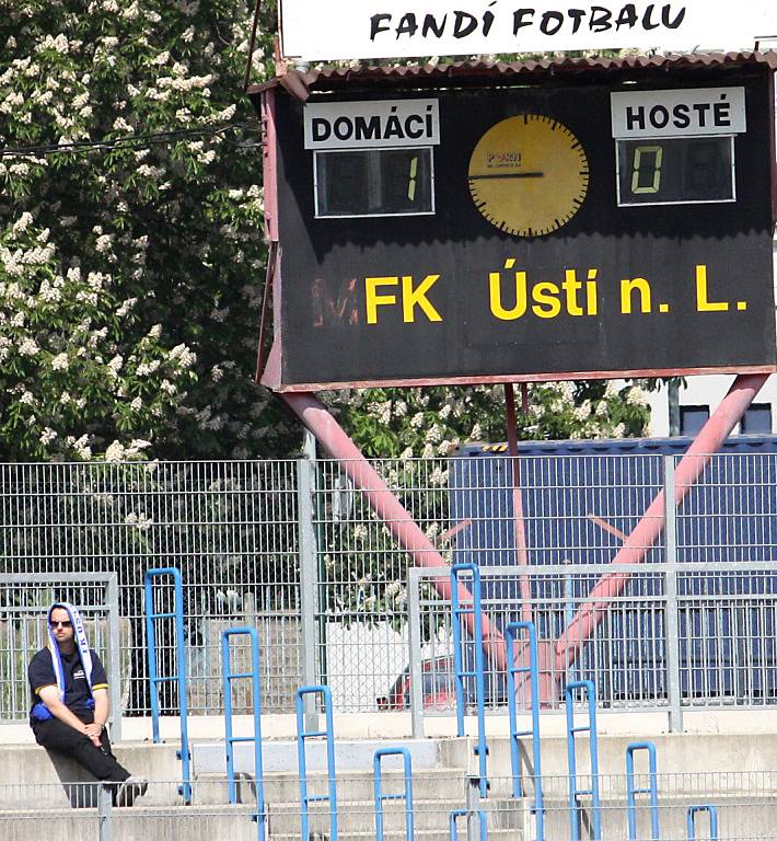 Fotbalisté Army porazili v domácím prostředí Znojmo 1:0 gólem kanonýra Veverky.