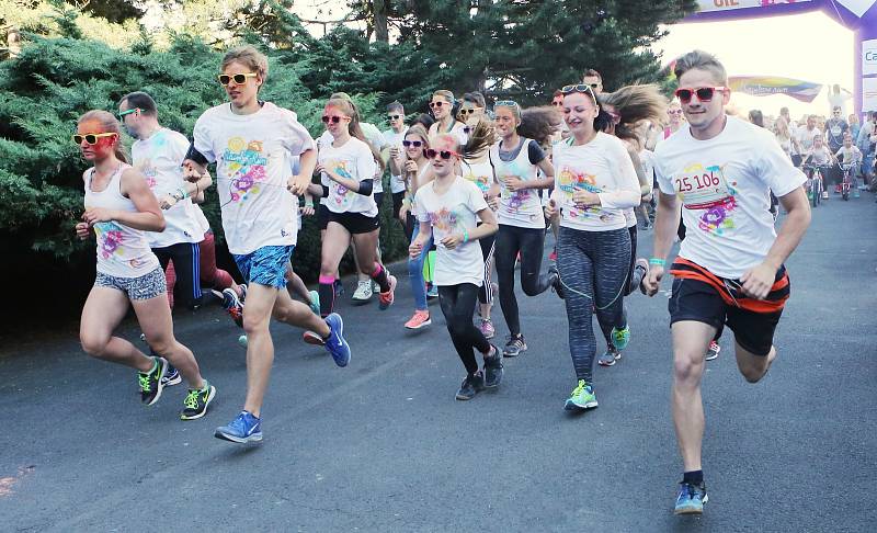 Za zábavou a za sportem dorazilo v v Ústí nad Labem na Rainbow run 2017 několik stovek návštěvníků.