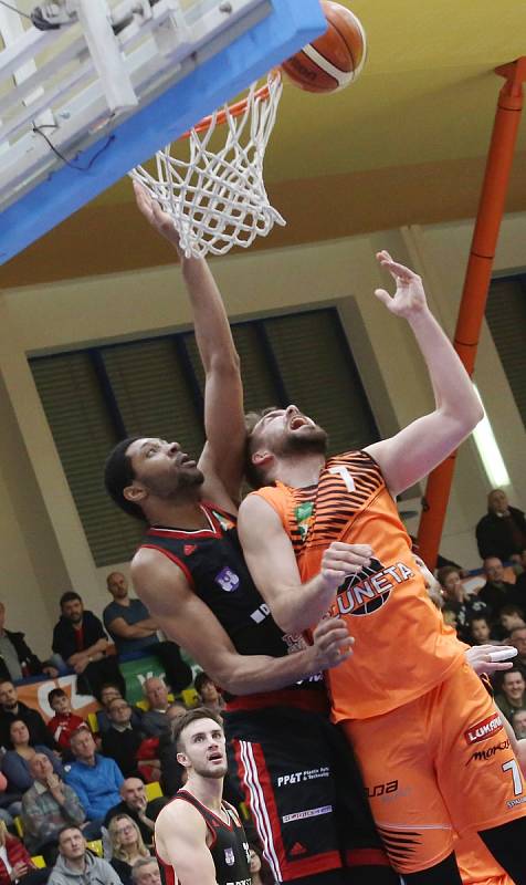 Basketbalové utkání Ústí nad Labem a Svitavy.