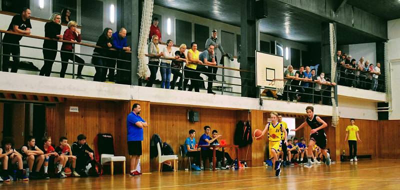 Basketbalisté Slunety Ústí nad Labem v kategorii U14 ve středu porazili Tygry Praha 78:45.