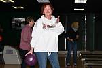 Senioři od paní Černé hráli bowling, moc se těší na společné výlety.