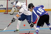 Hokejbalisté Elby DDM prohráli v extralize už šest zápasů v řadě.
