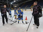 Hokejové soustředění mládeže 2016 v Ústí pod vedením Milana Hejduka a Jana Čalouna.
