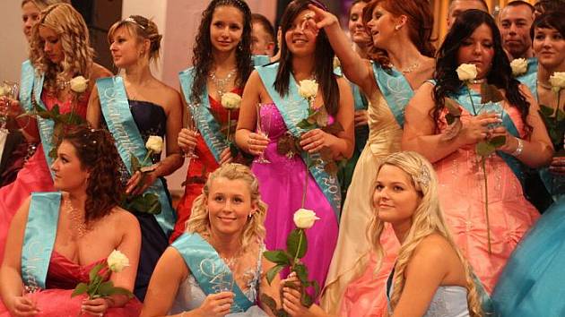 MÁME FOTO: Maturitní ples Obchodní akademie na Střekově - Ústecký deník