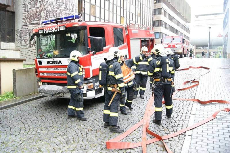 Cvičení mělo za úkol prověřit průběh zásahu v objektu se složitými podmínkami pro zásah. 