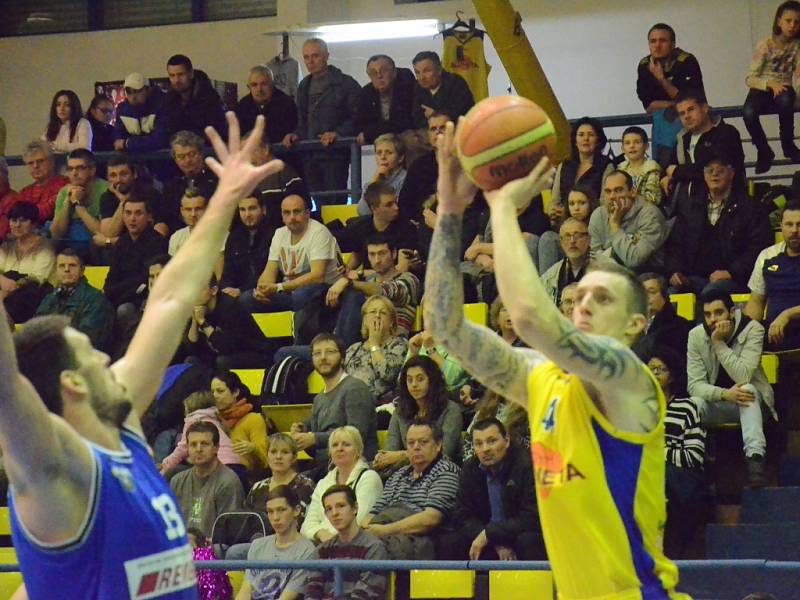 Sluneta Ústí - USK Praha 78:66.