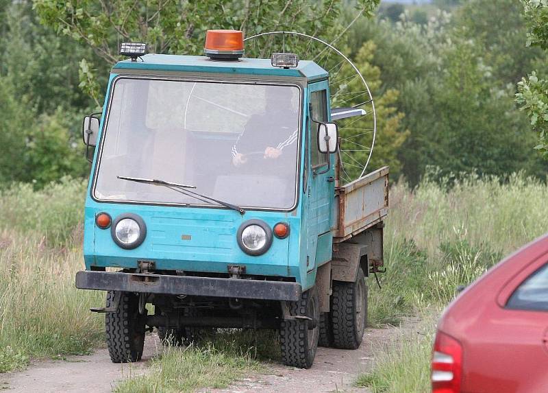  Ústečan Miroslav Oros uletěl na motorovém padáku 9132 kilometrů za 89 dní. Přeletěl přitom 150 dětských domovů