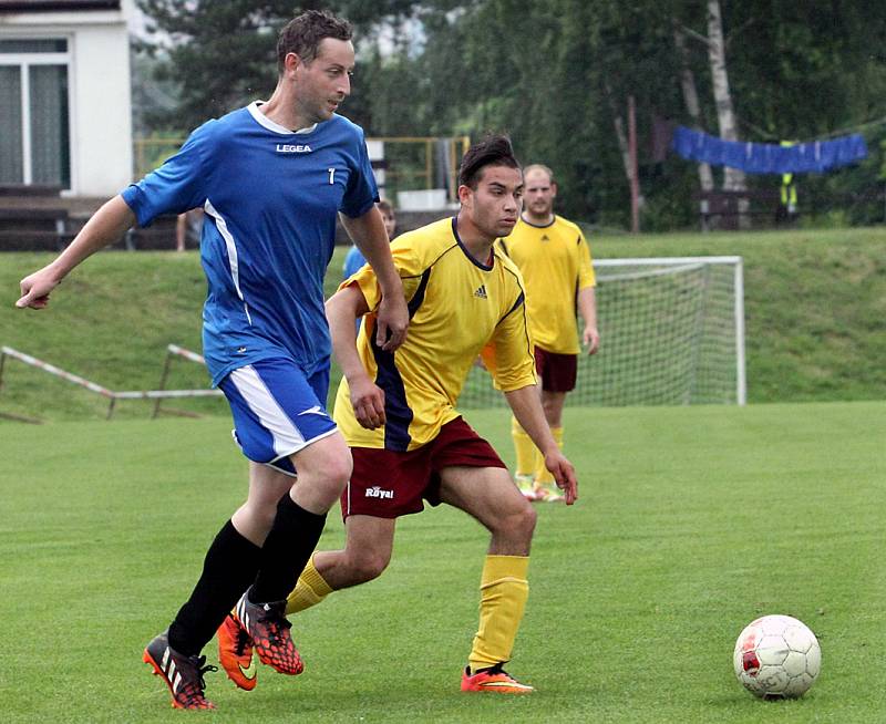 Trmice B (ve žlutých dresech) – Velké Březno B 8:0 (3:0).