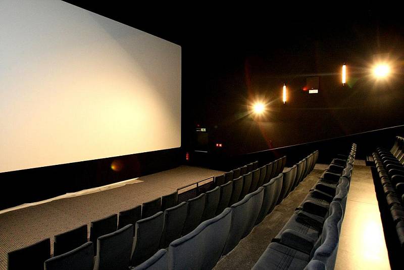 V nákupním centru Forum bude otevřeno první multikino v Ústí. Několik projekčních sálů, z niž jeden je vybaven 3D technologií, bude otevřeno již příští týden.