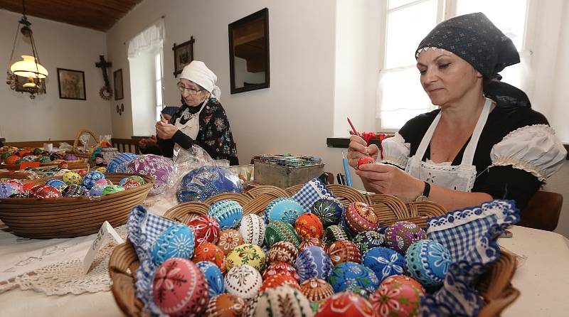 V sobotu a v neděli přišly stovky návštěvníků na tradiční Velikonoční jarmark v Zubrnicích.