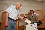 Miloš Zeman volí v Ústí nad Labem. Květen 2010