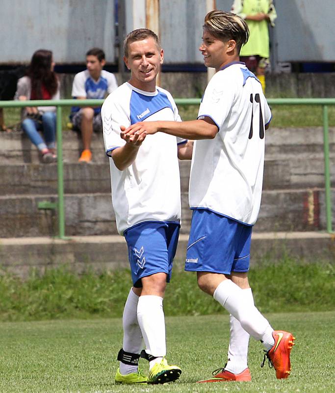 Fotbalisté Trmic doma přehráli Chlumec (žlutí) 3:2.