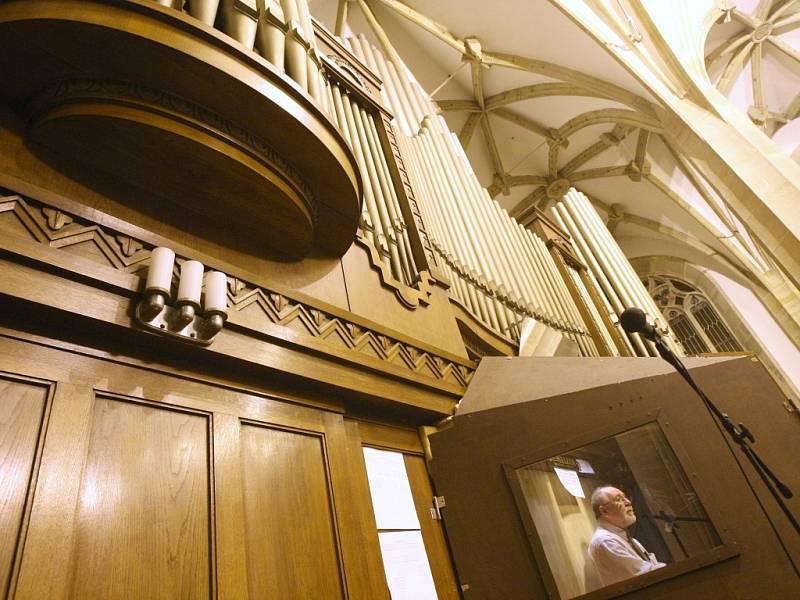 Pneumatické varhany v kostele Nanebevzetí Panny Marie pochází ze třicátých let minulého století. Potřebují nutně opravit.