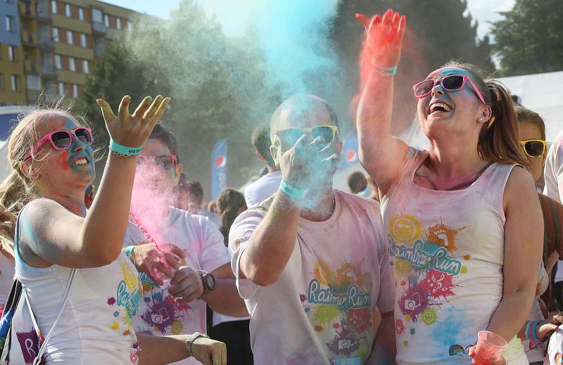 Za zábavou a za sportem dorazilo v v Ústí nad Labem na Rainbow run 2017 několik stovek návštěvníků.