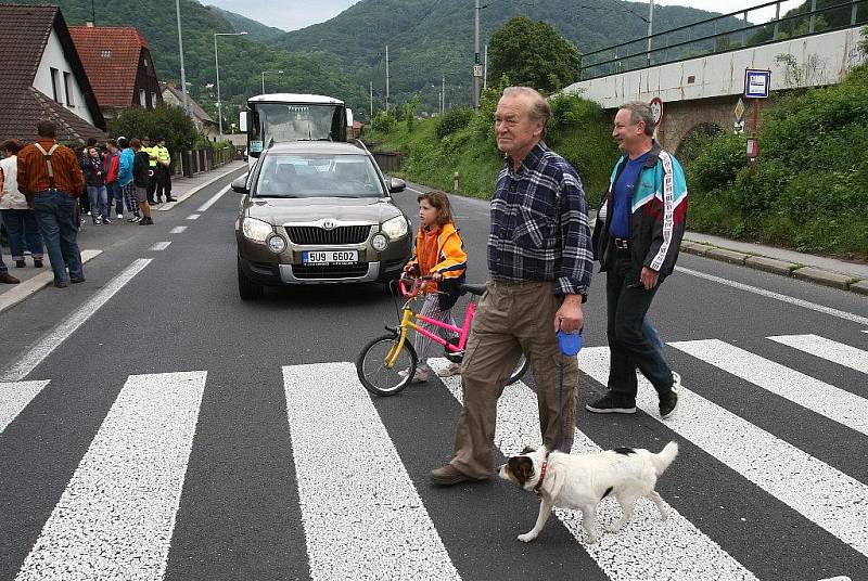 Lidé zastavili dopravu ve Vaňově