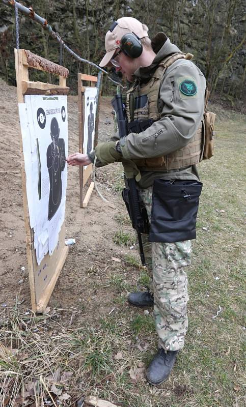 NEJSTARŠÍ VEŘEJNÁ STŘELNICE ve střední Evropě ve tvaru amfiteátru se nachází na Mariánské skále v Ústí.