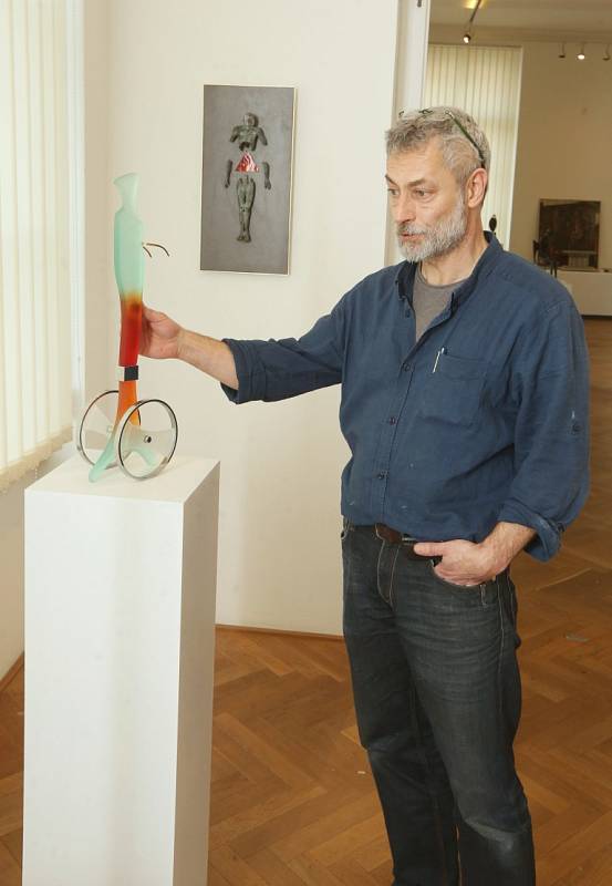 Umělec Karel O. Hájek představí na své výstavě řadu originálních děl.