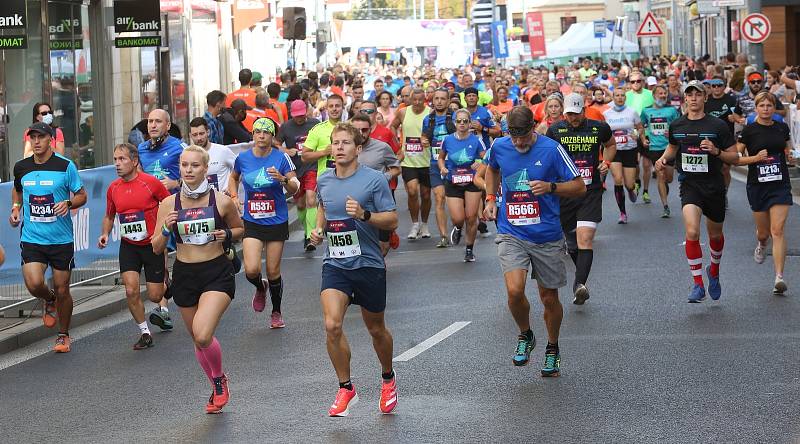 Rouškový 1/2Maraton Ústí nad Labem otevřel populární běžecký seriál.