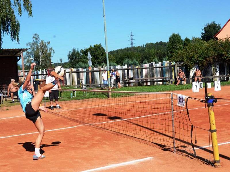 Poražená finalistka Lucie Vokáčová v akci.