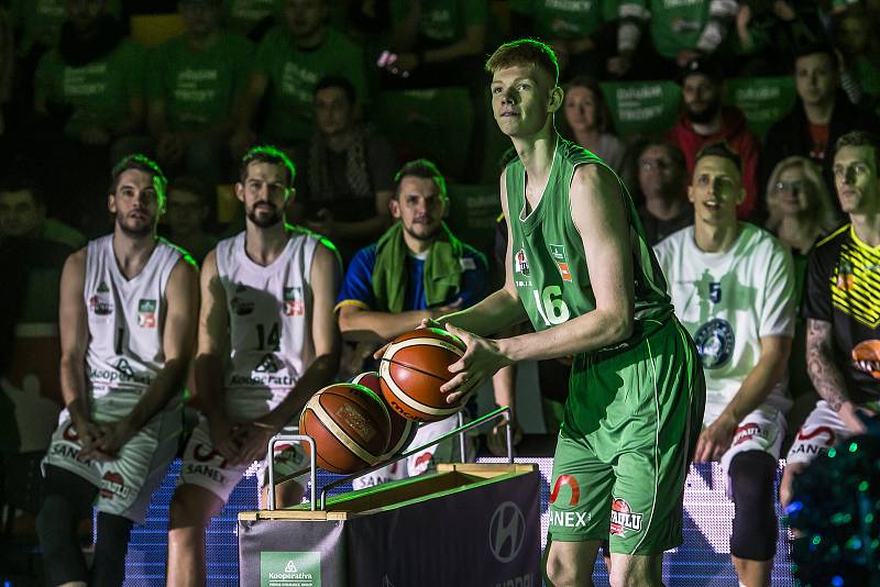 Ústí vidělo basketbalovou show jako v NBA