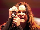Ozzy Osbourne vystupoval v pražské O2 Areně loni v červnu. Ale letos se tam vrátil s Black Sabbath. A šlo o comeback roku.
