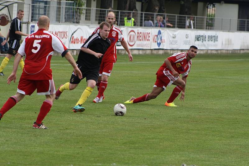 Fotbalisté Neštěmic (červení) prohráli v Blšanech 1:3.