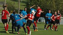 Fotbalisté Brné (červení) zvítězili v Jílovém 1:0. 