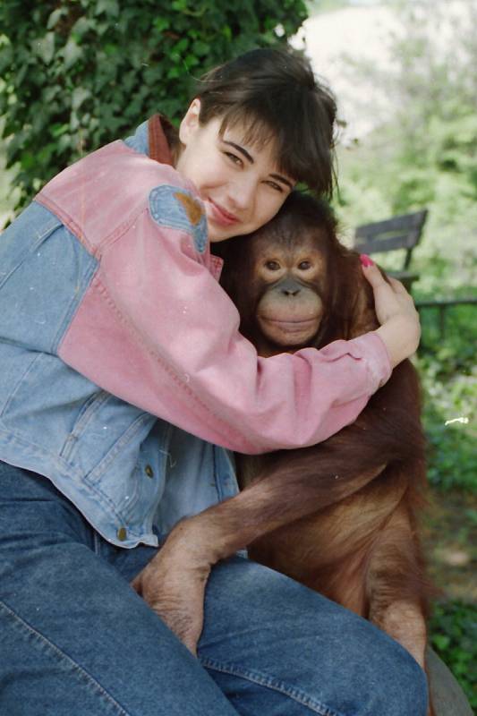 Ústecký orangutan a poslední Miss Československa Pavlína Babůrková v roce 1992.
