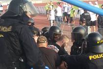 Po fotbalovém utkání musela zakročit policie.