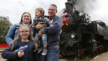 Zvláštní parní vlak svezl dětské onkologické pacienty z Ústí nad Labem do Zubrnic a zpět.