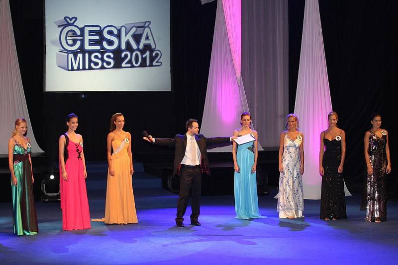 Finále severočeské soutěže krásy Česká Miss 2012.