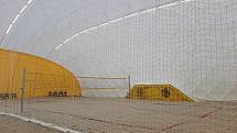 Ústečané mohou využívat zimní halu pro beachvolejbal