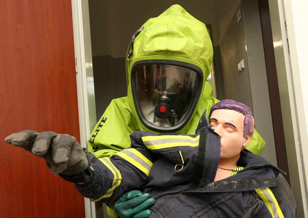 FOTOREPORTÁŽ: Chemik HZS se v obleku cítí jako kosmonaut - Mostecký deník