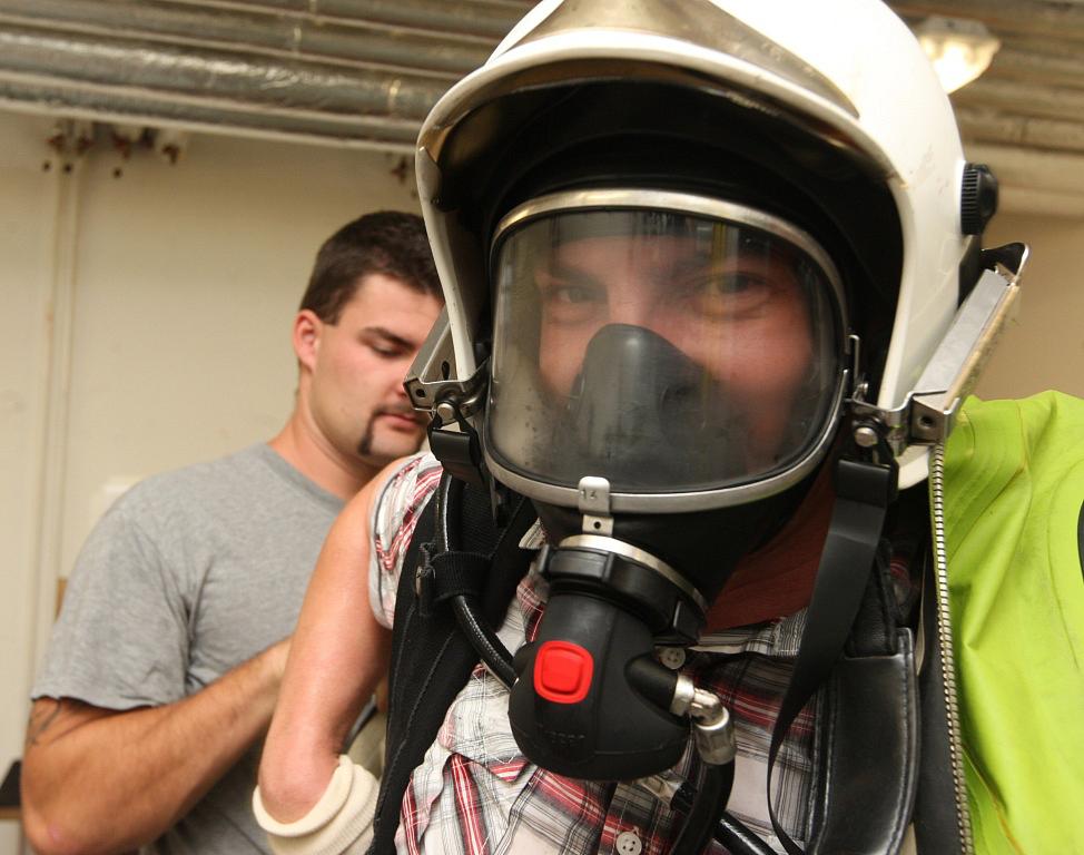 FOTOREPORTÁŽ: Chemik HZS se v obleku cítí jako kosmonaut - Ústecký deník