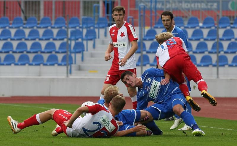 Fotbalisté Army (modří) znovu v poháru smázli Slavii.