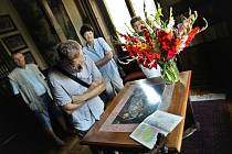 Zámek ve Velkém Březně o tomto víkendu opět láká na bohatou květinovou výstavu zvanou Zámek v květech – Gladioly pro hraběnku Livii.