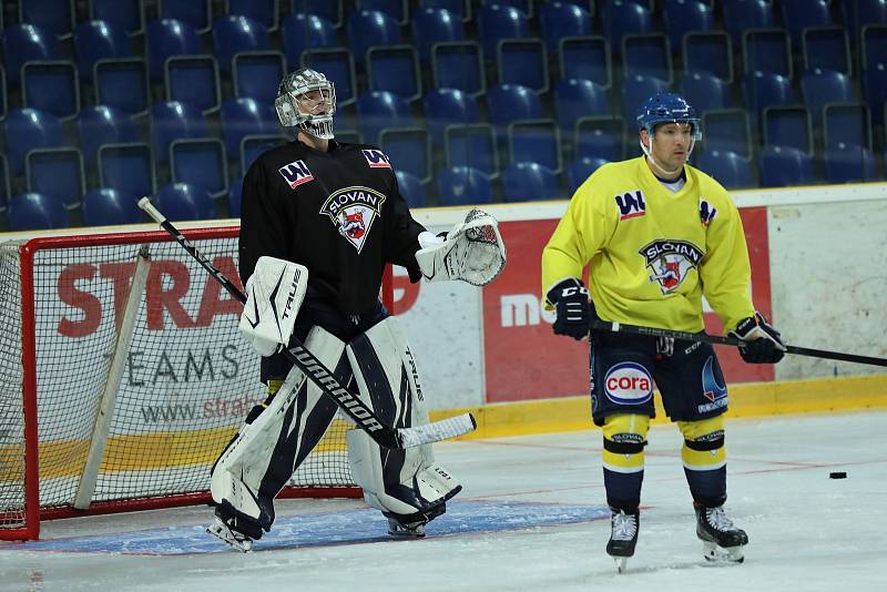 HC Slovan Ústí nad Labem, letní příprava 2022, první trénink na ledě