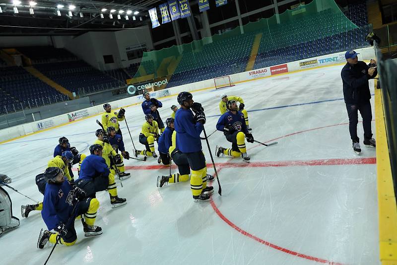 HC Slovan Ústí nad Labem, letní příprava 2022, první trénink na ledě