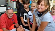 V rámci Evropského týdne mobility si v pátek připravil ústecký magistrát a složky Integrovaného záchranného systému v Ústí nad Labem preventivní akci pro 150 dětí z místních škol a školek.