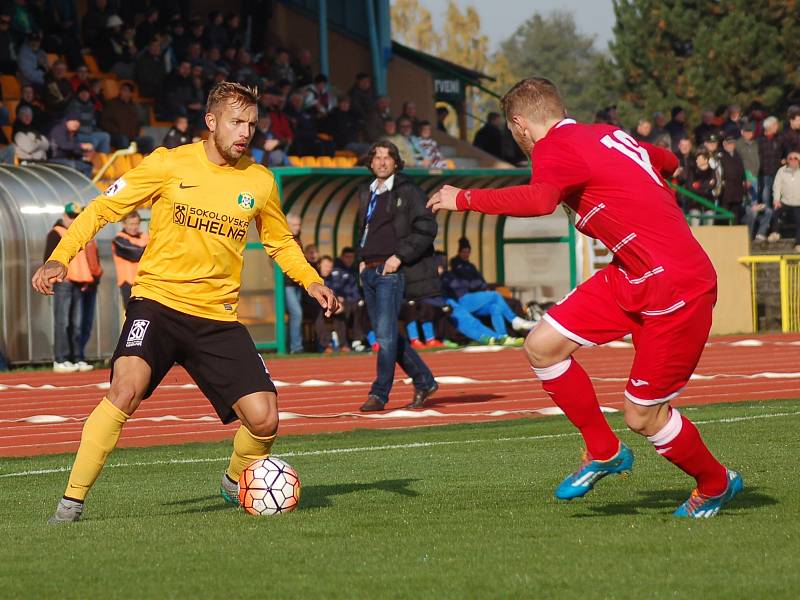 Ústečtí fotbalisté (červení) remizovali v Sokolově 1:1.