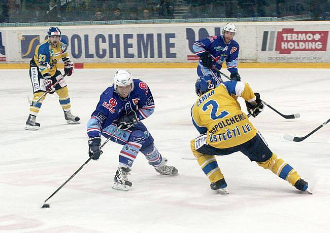 Ústečtí lvi zápas bohužel prohráli, vítězem Play off se stali hokejisté z Chomutova.