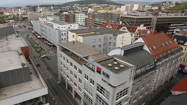 Část Ústí nad Labem pohledem z šikmé věže gotického kostela Nanebevzetí Panny Marie