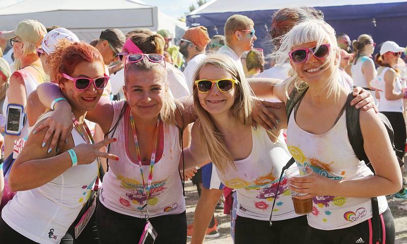 Za zábavou a za sportem dorazilo v v Ústí nad Labem na Rainbow run 2017 několik stovek návštěvníků.