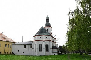 Kostel sv. Floriána a jeho okolí.