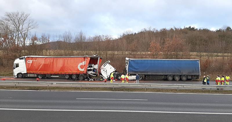 Tragická nehoda na dálnici D8 u Chlumce