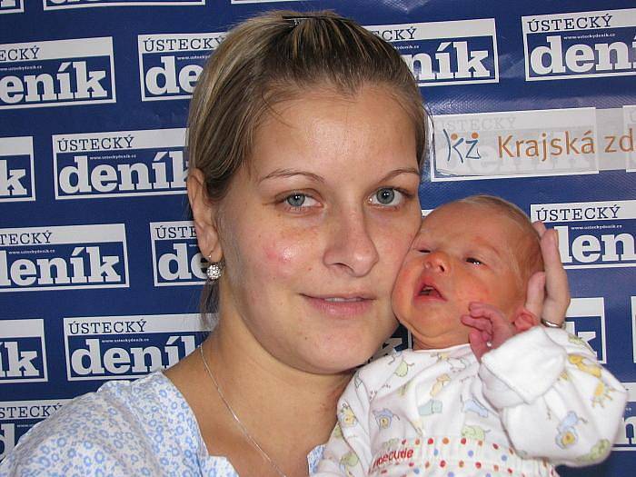 Ivana Gužalovičová porodila v ústecké porodnici dne 14. 10. 2009 (13.28) syna Matyáše (45 cm, 2,25 kg).